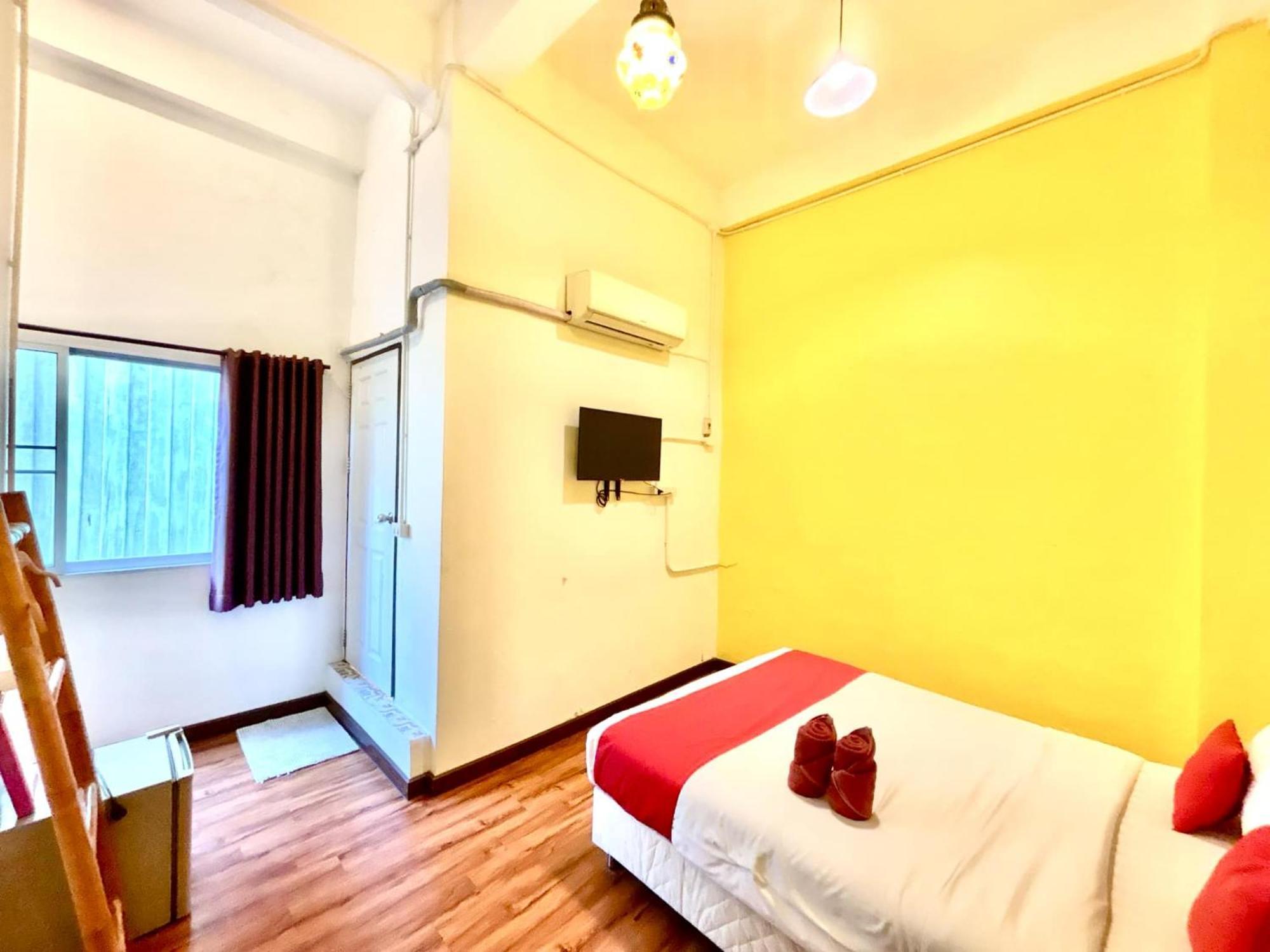 Yak Guesthouse Chiang Mai Exteriör bild