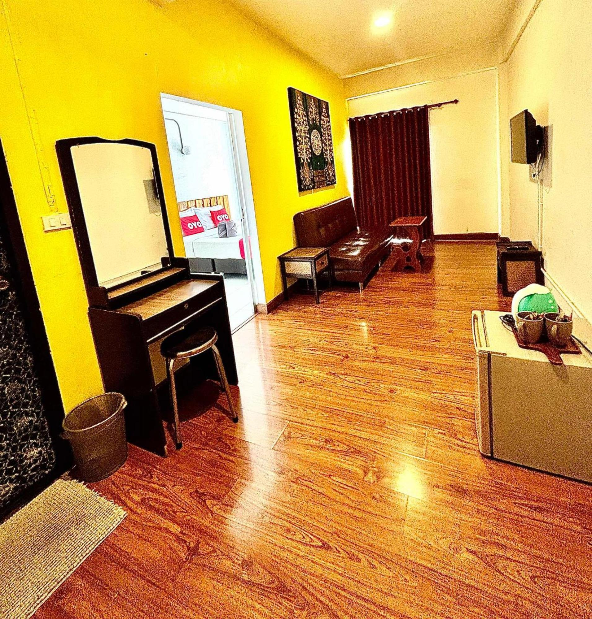 Yak Guesthouse Chiang Mai Exteriör bild
